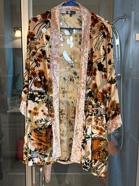 M Made in Italy Burn Out Velvet Floral Kimono Robe